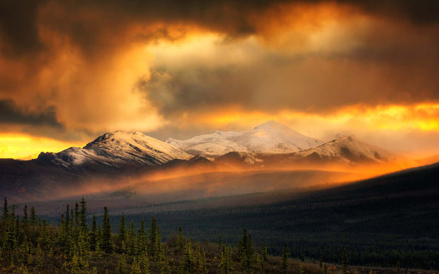 fire-sky-over-the-snow-mountains-1